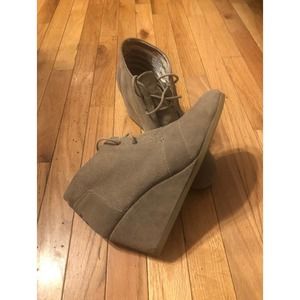 Toms wedge booties size 11